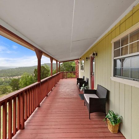 Entire 2Br 2Ba Hilltop View Home Sleeps 7 Pets 4 Acres Jacuzzi Central Ac Kingbeds Free Wifi-Parking Kitchen Washerdryer Starry Terrace Two Sunset Dining Patios Grill Stovetop Oven Fridge Onsitewoodedhiking Wildlife Coveredpatio4Pets & Birds Singing! Marble Falls Exterior foto