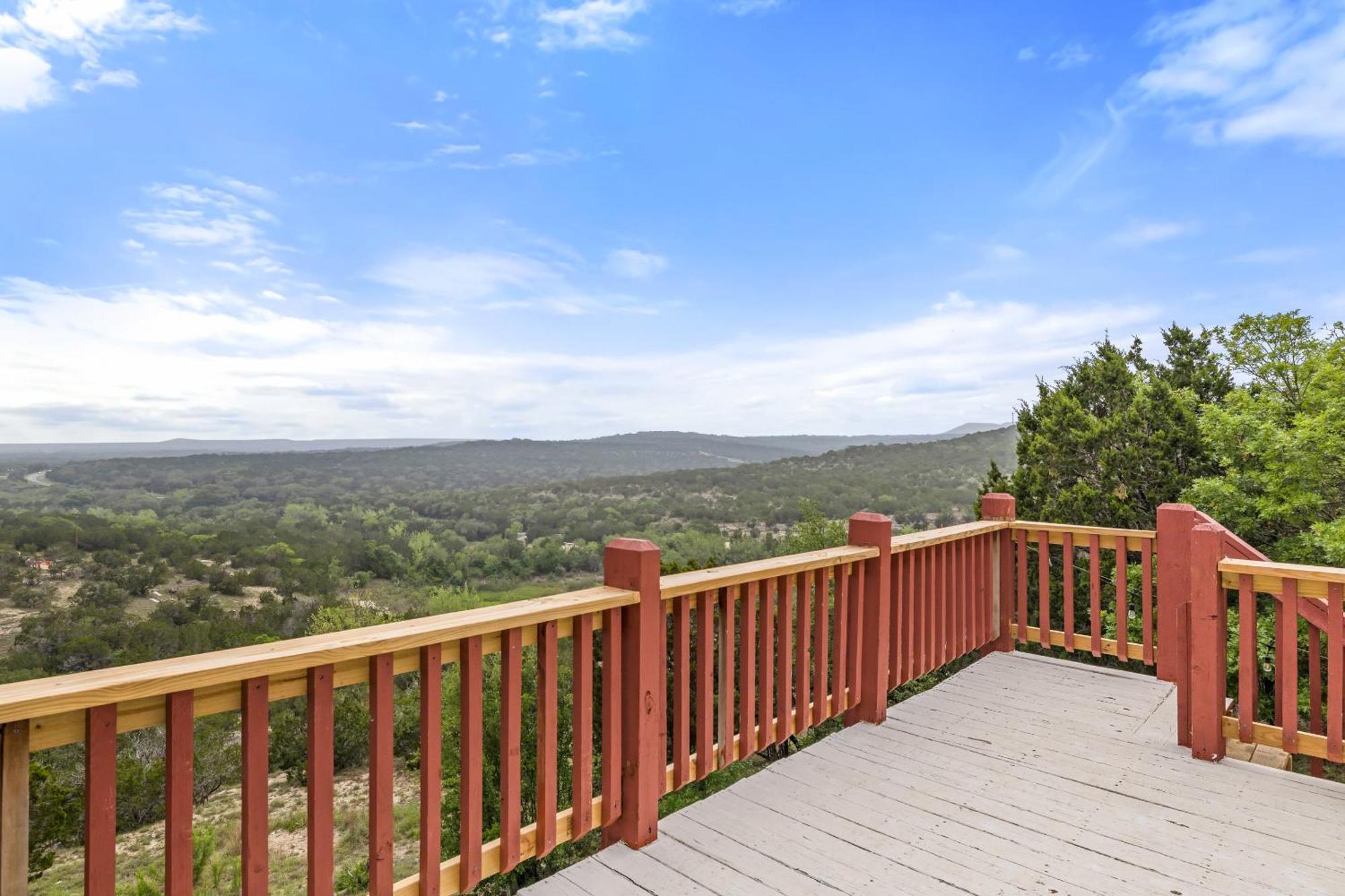 Entire 2Br 2Ba Hilltop View Home Sleeps 7 Pets 4 Acres Jacuzzi Central Ac Kingbeds Free Wifi-Parking Kitchen Washerdryer Starry Terrace Two Sunset Dining Patios Grill Stovetop Oven Fridge Onsitewoodedhiking Wildlife Coveredpatio4Pets & Birds Singing! Marble Falls Exterior foto